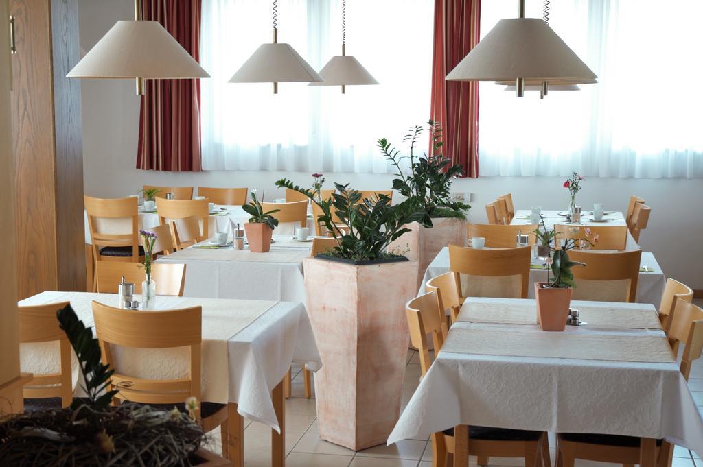 Hotel-Garni 'Zum Weinkrug' Sommerhausen Zewnętrze zdjęcie