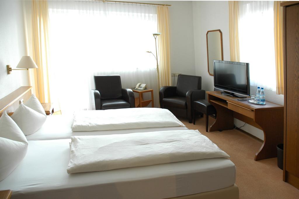 Hotel-Garni 'Zum Weinkrug' Sommerhausen Pokój zdjęcie