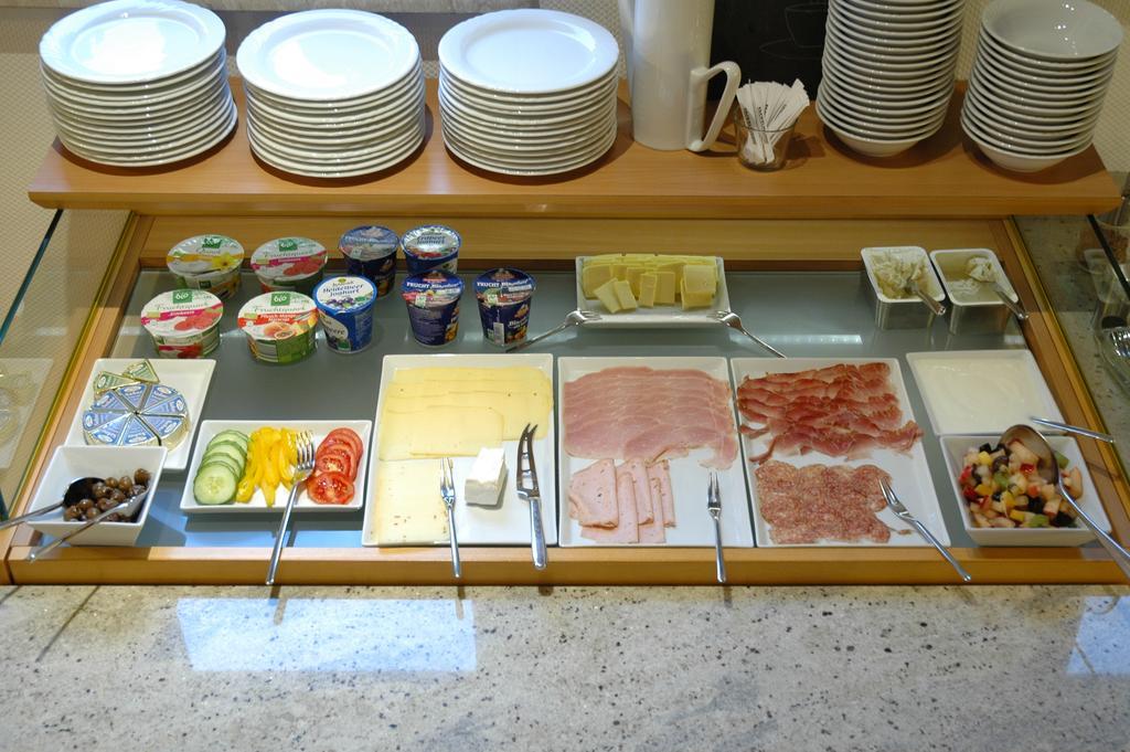 Hotel-Garni 'Zum Weinkrug' Sommerhausen Zewnętrze zdjęcie