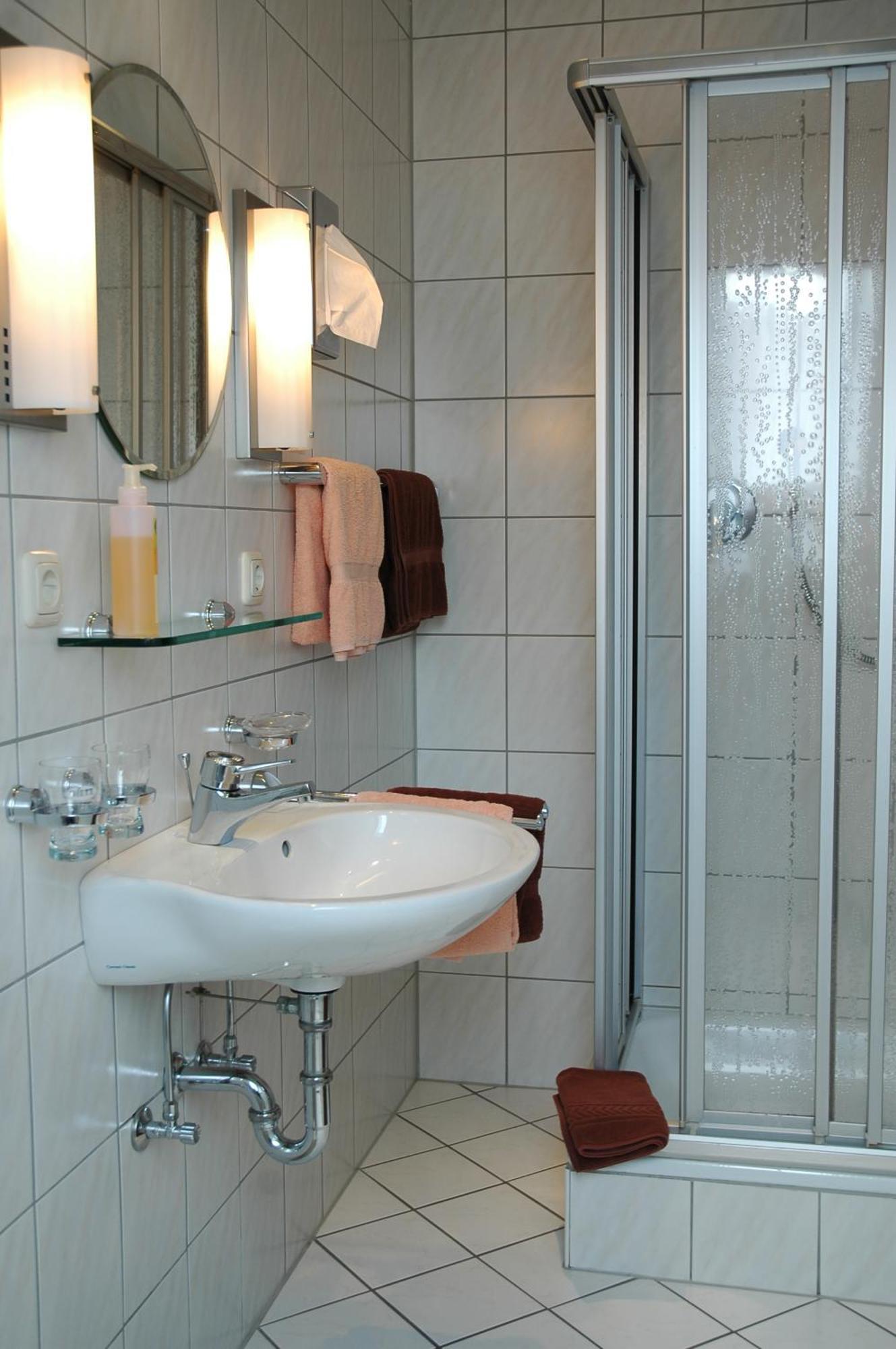 Hotel-Garni 'Zum Weinkrug' Sommerhausen Zewnętrze zdjęcie