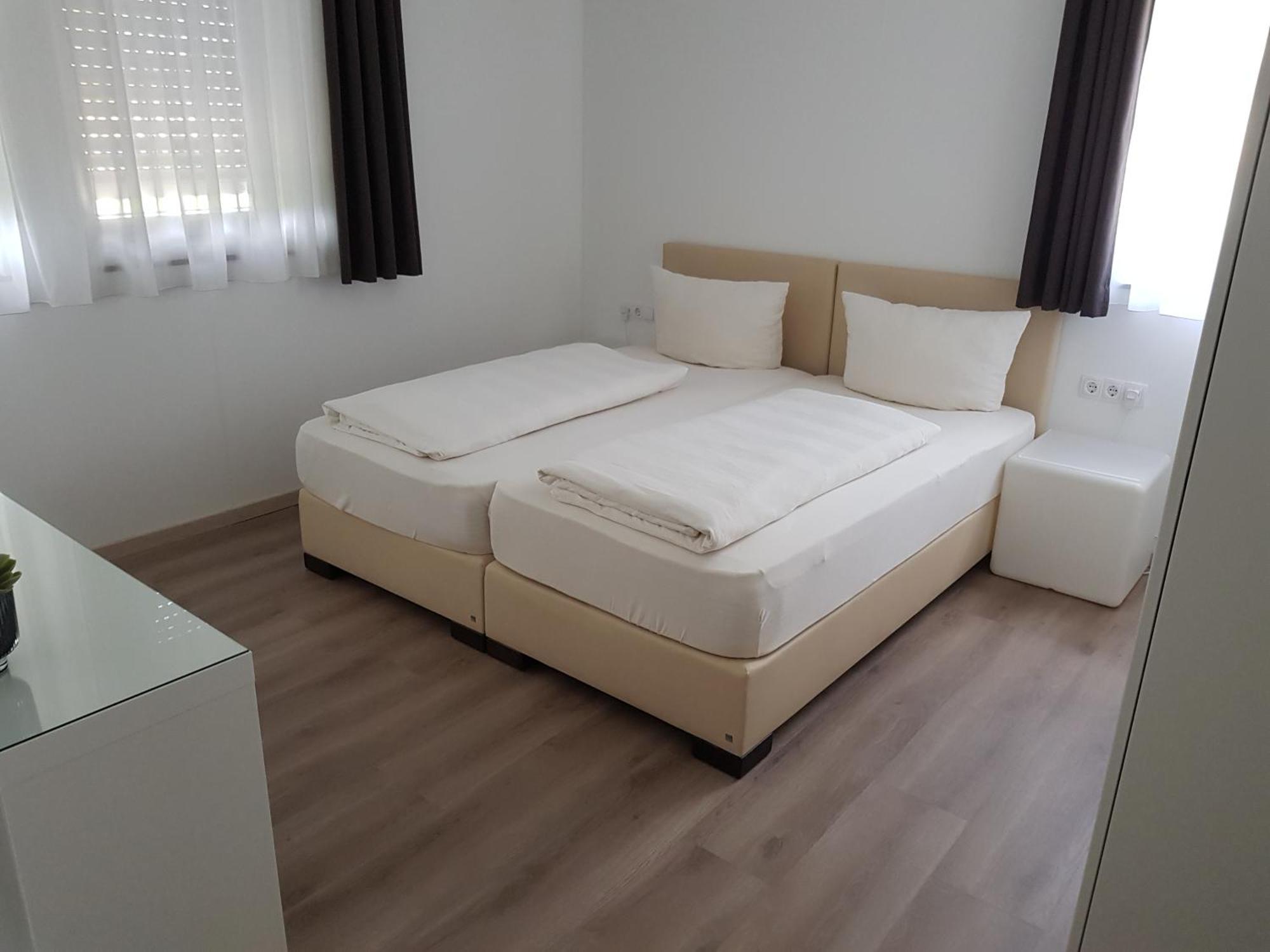 Hotel-Garni 'Zum Weinkrug' Sommerhausen Pokój zdjęcie